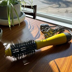 drybar half shot small round blow-dryer brush